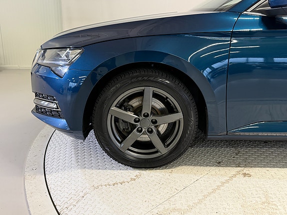 Skoda Superb 9 of 30