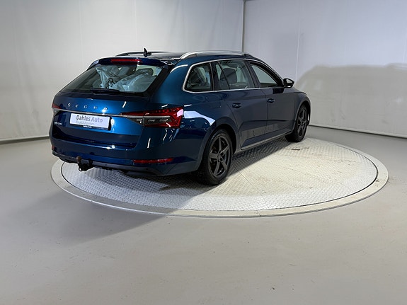 Skoda Superb 3 of 5