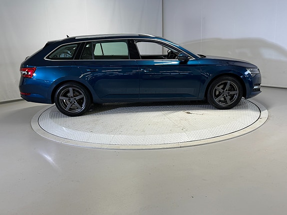 Skoda Superb 14 of 30