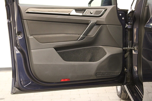 Volkswagen Golf Sportsvan 21 of 30