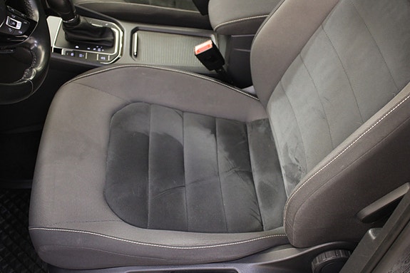 Volkswagen Golf Sportsvan 25 of 30