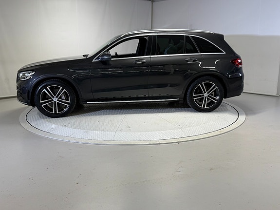 Mercedes-Benz GLC300 e 12 of 30