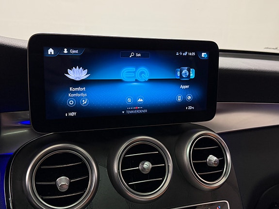 Mercedes-Benz GLC300 e 29 of 30