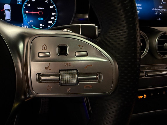 Mercedes-Benz GLC300 e 25 of 30