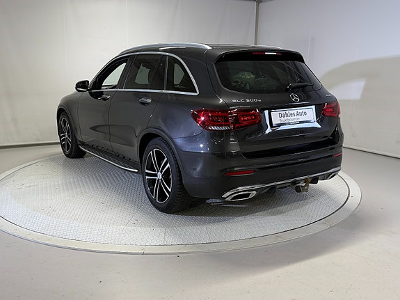 Mercedes-Benz GLC300 e 17 of 30