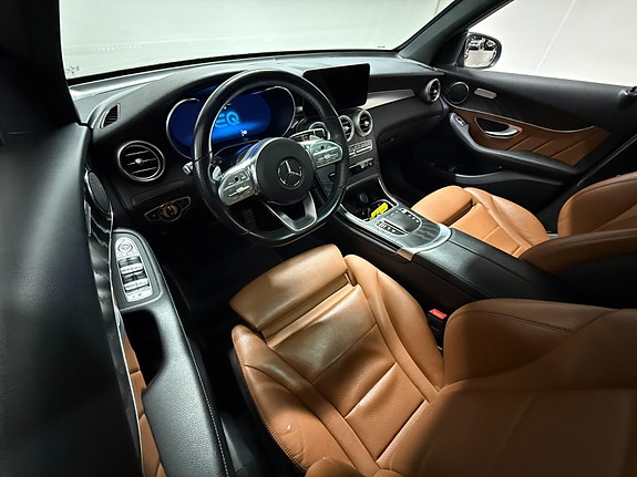 Mercedes-Benz GLC300 e 6 of 30