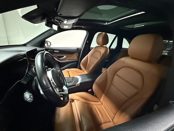 Mercedes-Benz GLC300 e 7 of 30