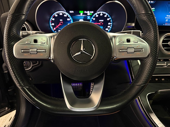 Mercedes-Benz GLC300 e 23 of 30
