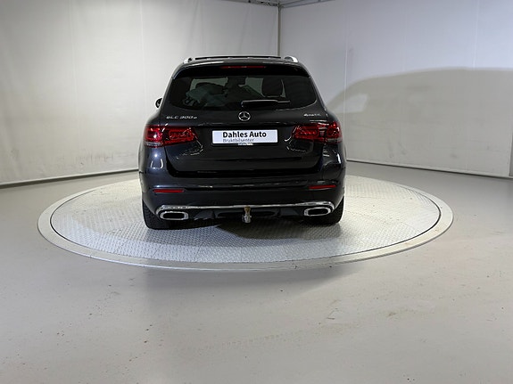 Mercedes-Benz GLC300 e 13 of 30