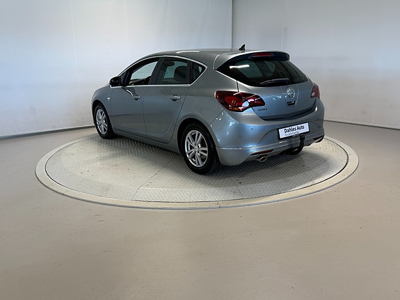 Opel Astra 4 of 5