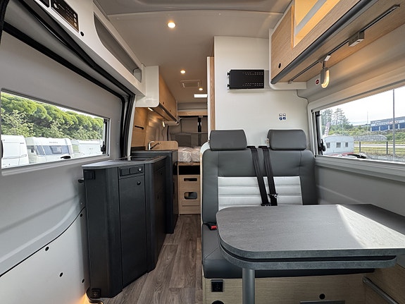Sunlight CLIFF 590 / ADVENTURE / D.SENG / 4X4 / MANUELL / 165HK / TRUMA COMBI 4 DIESEL VARMER / H.FESTE / S.STATIV 10 of 20