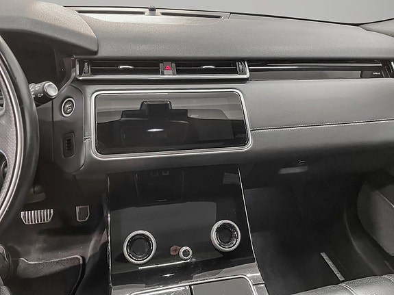 Land Rover Range Rover Velar 18 of 30