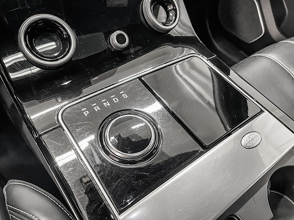 Land Rover Range Rover Velar 22 of 30