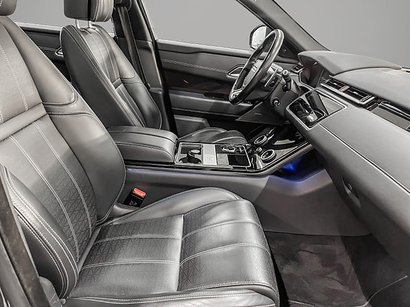 Land Rover Range Rover Velar 24 of 30