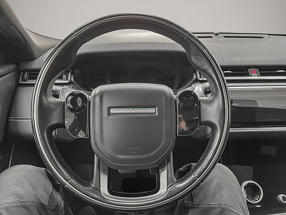 Land Rover Range Rover Velar 16 of 30