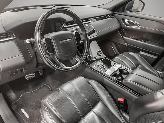 Land Rover Range Rover Velar 14 of 30