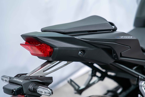 Honda CB750 Hornet ** KLAR FOR OMGÅENDE LEVERING** 7 of 16