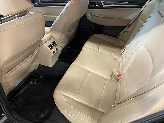 Subaru Outback 15 of 20