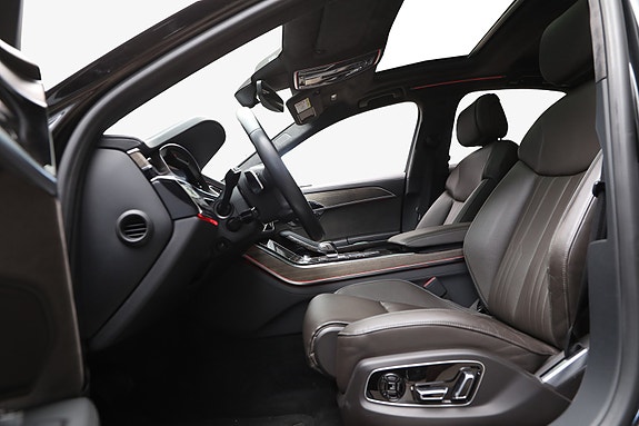 Audi A8 12 of 30
