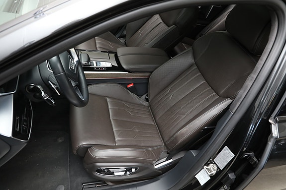 Audi A8 16 of 30
