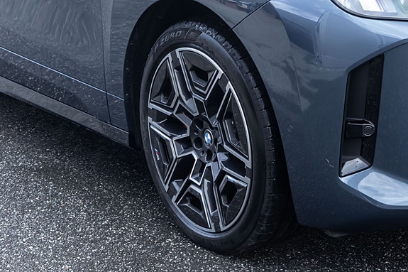BMW iX 3 of 5
