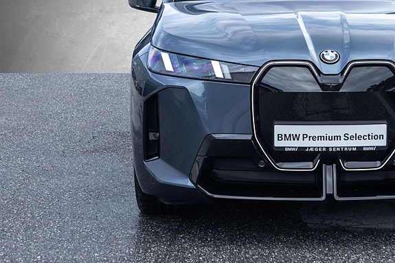 BMW iX 5 of 5