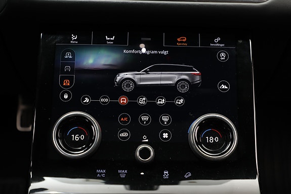 Land Rover Range Rover Velar 27 of 30