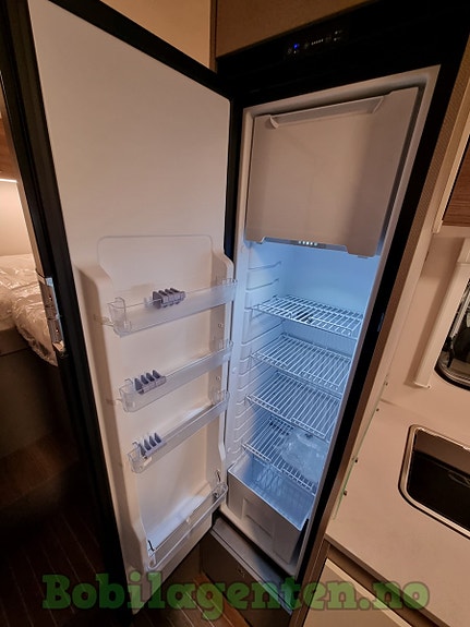 Etrusco T 6.9 SB Hymer/ NYBIL / Solcelle / Ryggekamera / Markise / Lettmetallfelger / Stor gjennomgående garasje / Skyroof / Gassalarm ++ 28 of 30