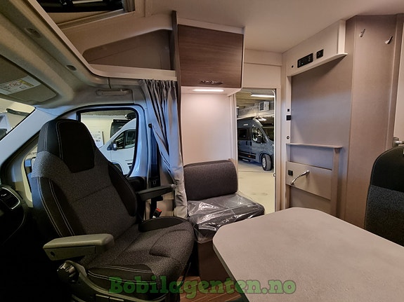 Etrusco T 6.9 SB Hymer/ NYBIL / Solcelle / Ryggekamera / Markise / Lettmetallfelger / Stor gjennomgående garasje / Skyroof / Gassalarm ++ 16 of 30