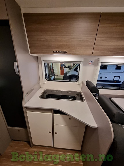 Etrusco T 6.9 SB Hymer/ NYBIL / Solcelle / Ryggekamera / Markise / Lettmetallfelger / Stor gjennomgående garasje / Skyroof / Gassalarm ++ 19 of 30