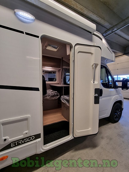 Etrusco T 6.9 SB Hymer/ NYBIL / Solcelle / Ryggekamera / Markise / Lettmetallfelger / Stor gjennomgående garasje / Skyroof / Gassalarm ++ 9 of 30