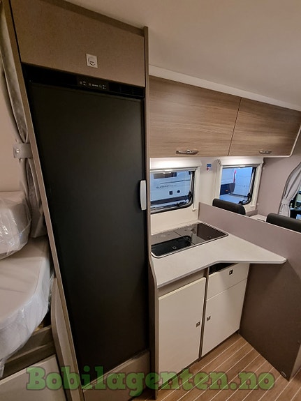 Etrusco T 6.9 SB Hymer/ NYBIL / Solcelle / Ryggekamera / Markise / Lettmetallfelger / Stor gjennomgående garasje / Skyroof / Gassalarm ++ 27 of 30