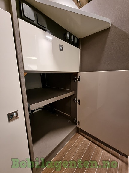 Etrusco T 6.9 SB Hymer/ NYBIL / Solcelle / Ryggekamera / Markise / Lettmetallfelger / Stor gjennomgående garasje / Skyroof / Gassalarm ++ 22 of 30