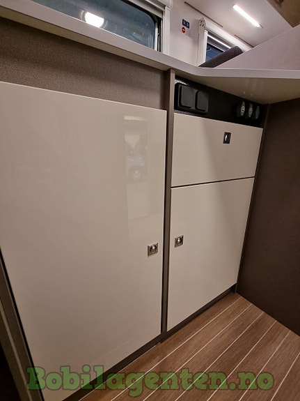 Etrusco T 6.9 SB Hymer/ NYBIL / Solcelle / Ryggekamera / Markise / Lettmetallfelger / Stor gjennomgående garasje / Skyroof / Gassalarm ++ 21 of 30