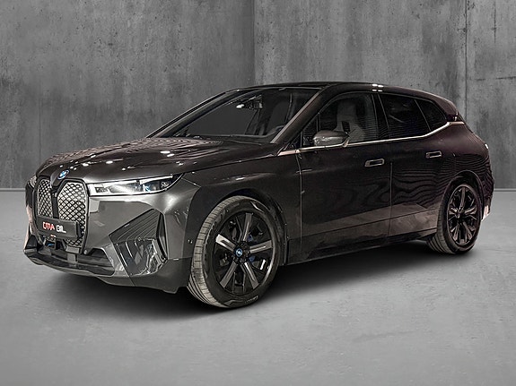 BMW iX 2 of 30