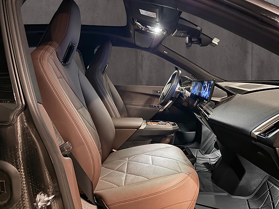 BMW iX 17 of 30