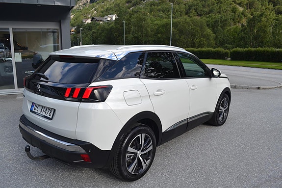 Peugeot 3008 4 of 5
