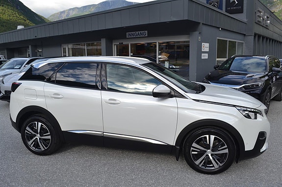 Peugeot 3008 3 of 5