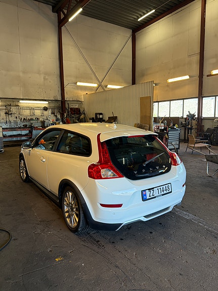 Volvo C30 3 of 5