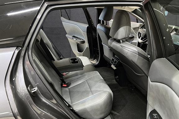 Lexus RZ450e 16 of 20