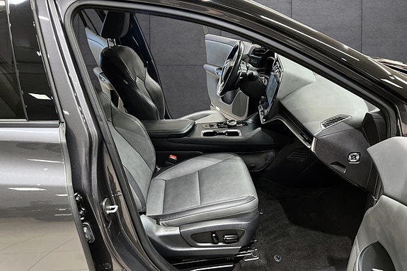 Lexus RZ450e 15 of 20
