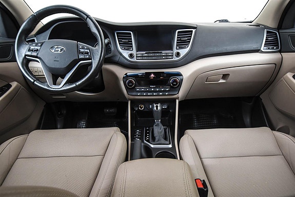 Hyundai Tucson 12 of 27