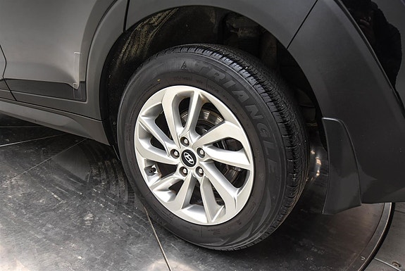 Hyundai Tucson 10 of 27