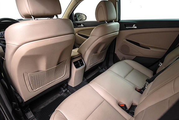 Hyundai Tucson 16 of 27