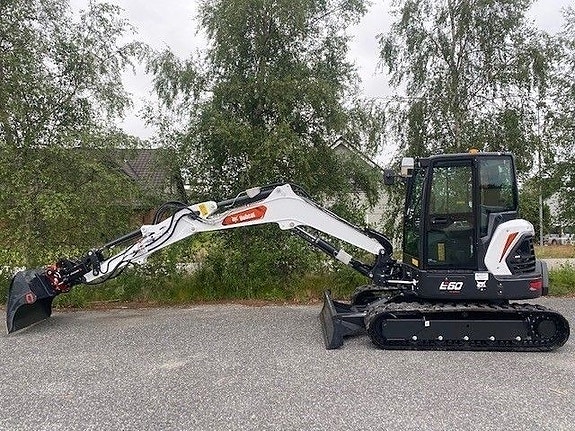 Bobcat E60 3 of 5