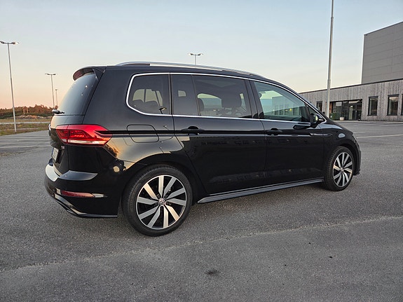 Volkswagen Touran 10 of 30