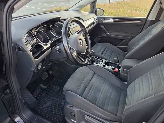 Volkswagen Touran 15 of 30
