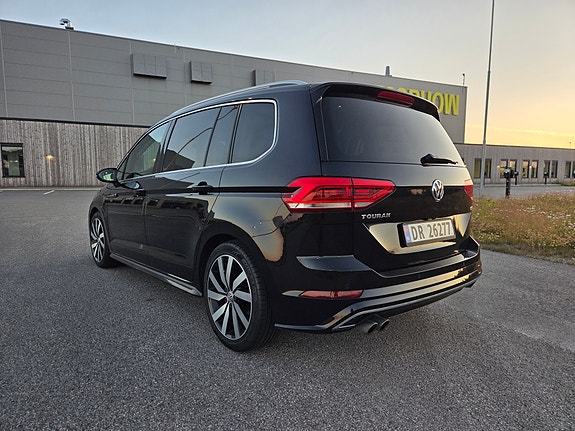 Volkswagen Touran 7 of 30