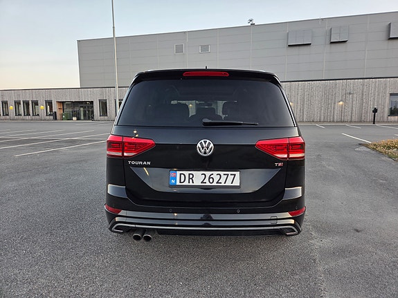 Volkswagen Touran 8 of 30