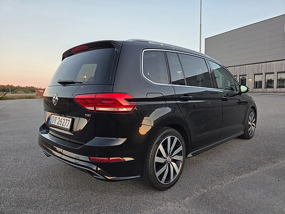 Volkswagen Touran 9 of 30